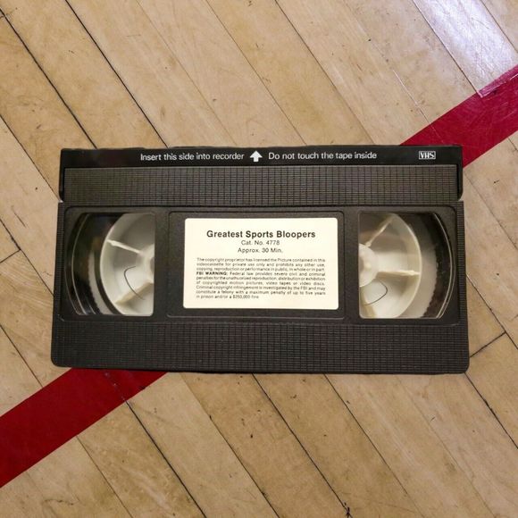 The Best of GREATEST SPORTS BLOOPERS from Mediacast TV Bobby Kelton VHS 30 mins - Picture 3 of 3